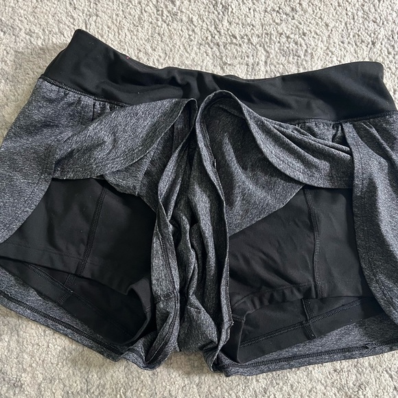 Victoria’s Secret Sport Running shorts with compression layer - Picture 5 of 5